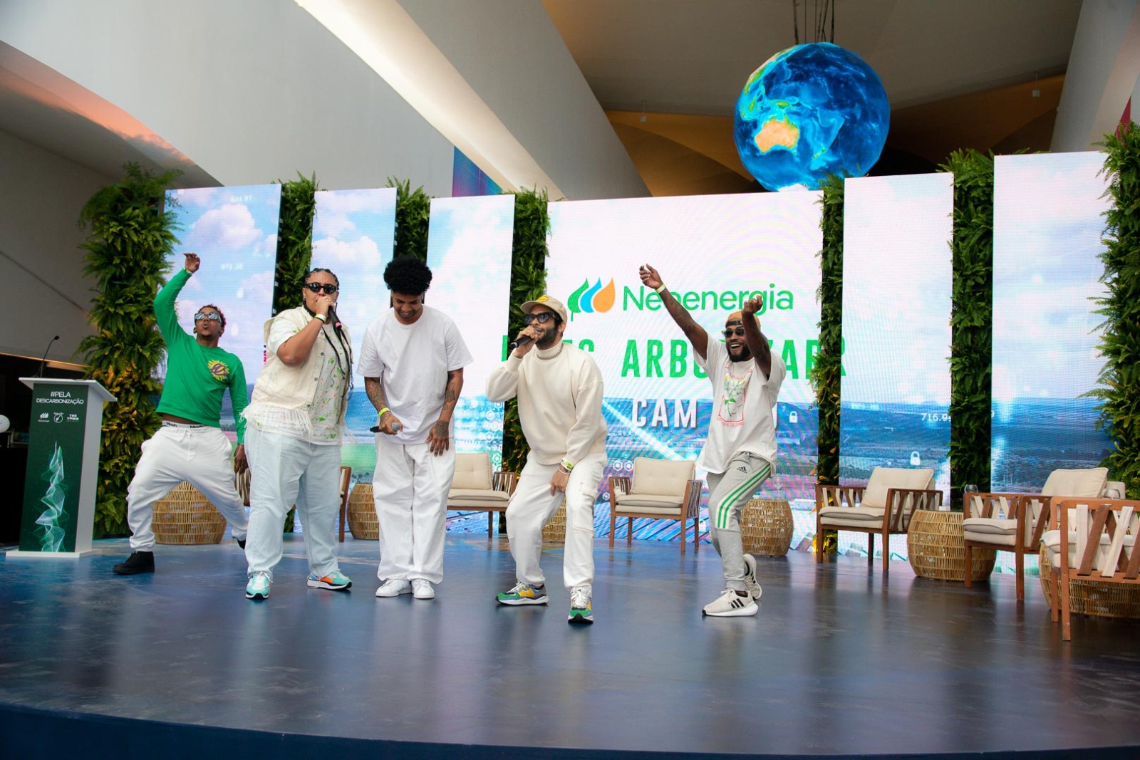 Grupo Afrocidade em apresentação durante coletiva de imprensa da Neoenergia e Rock in Rio