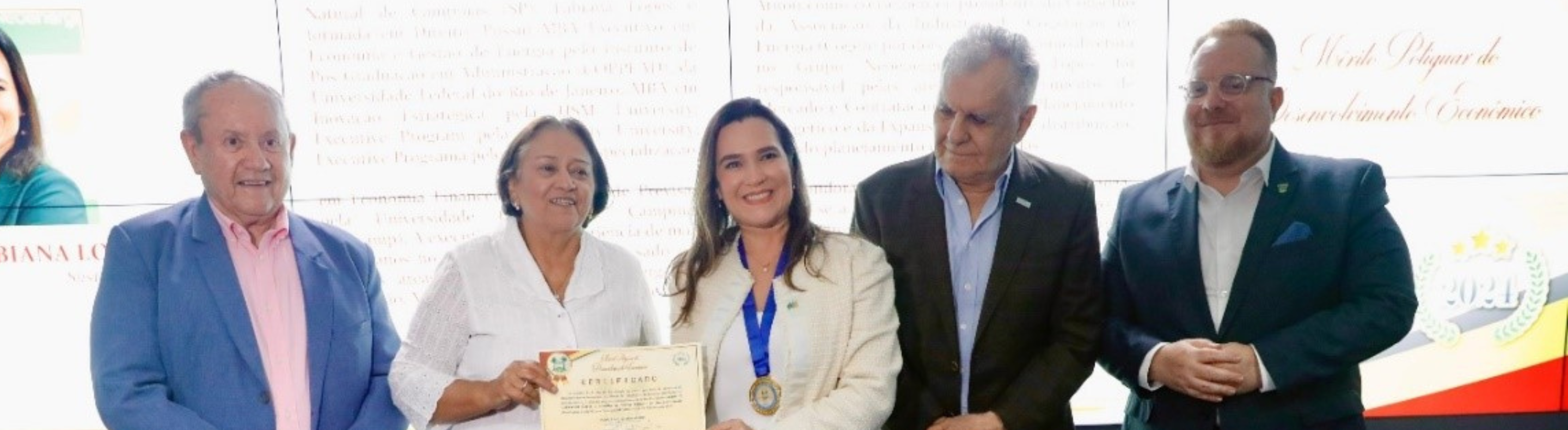 Fabiana Lopes recebe Medalha do Mérito do Desenvolvimento Econômico