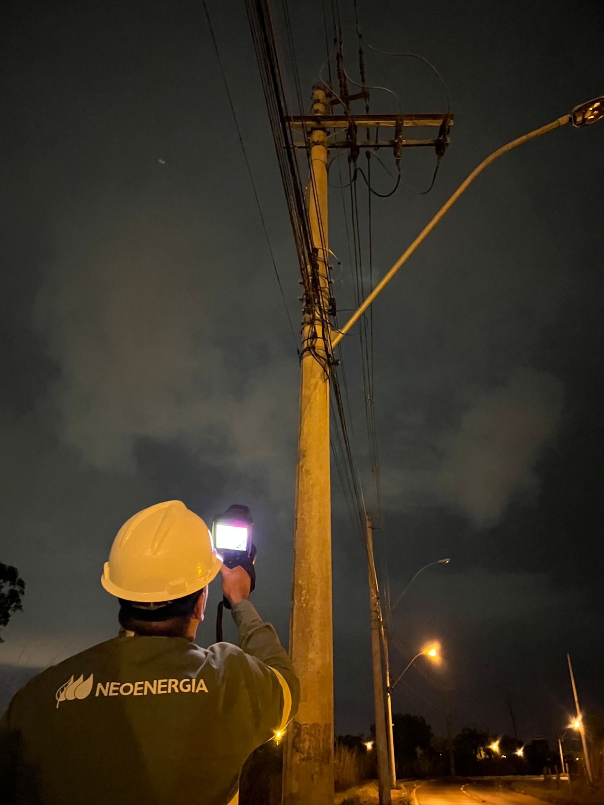 Neoenergia Realiza Serviços Na Rede Elétrica Do Distrito Federal Entre ...