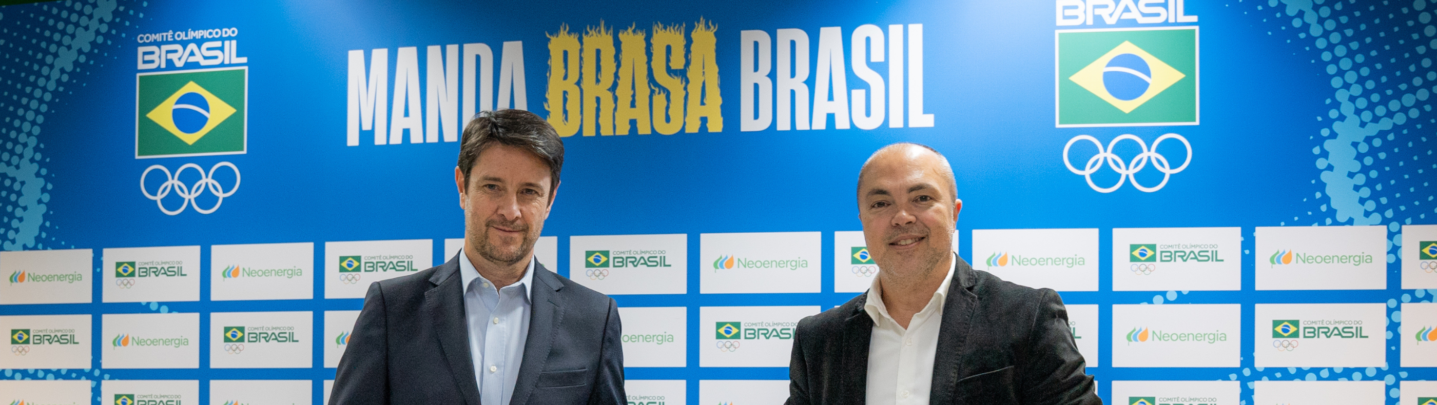 Eduardo Capelastegui, CEO da Neoenergia (E), e Rogério Sampaio, diretor-geral do COB, celebram a parceria
